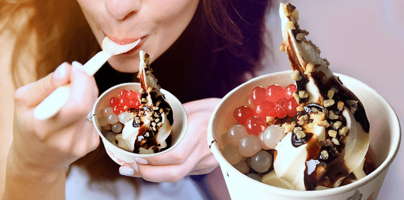 XL zmrzlina nebo Bubble Tea s kuličkami a želé