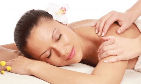 30minutová masáž šíje a zad aromatickým olejíčkem