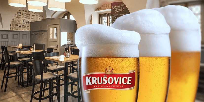 Tři napěněné půllitry piva Mušketýr 11°