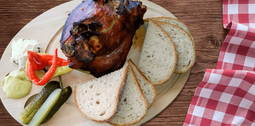 1,5 kg grilovaného vepřového kolínka