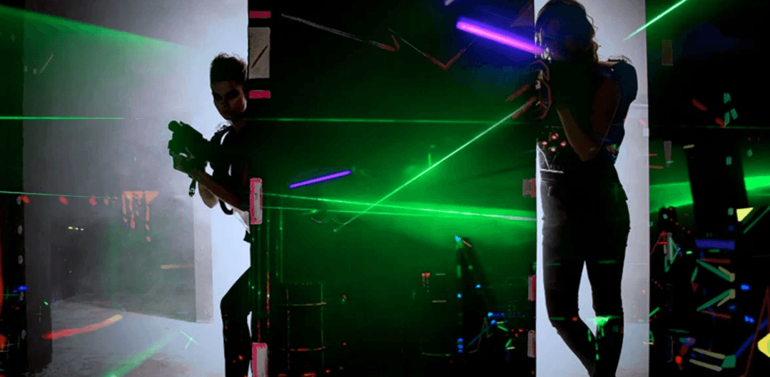 Akční laser game pro 1–2 hráče