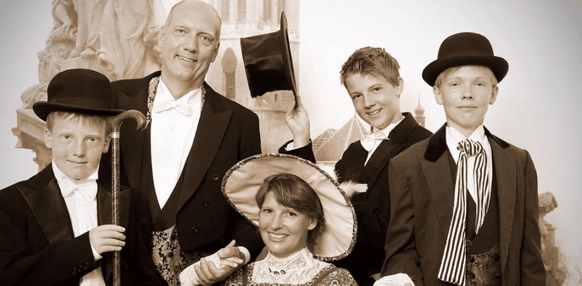 Originální retro portréty v historickém ateliéru