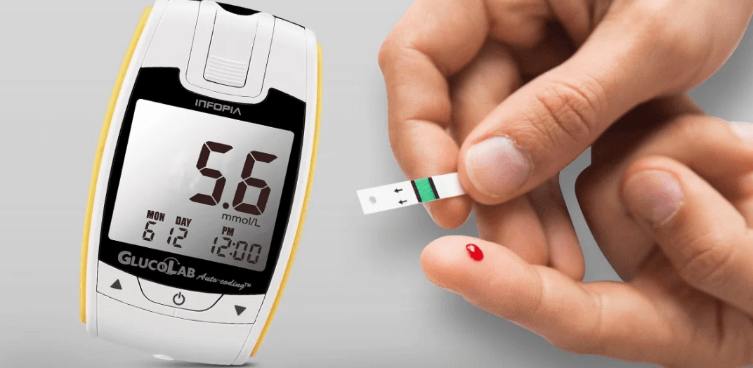 Glukometr GlucoLab s 25testovacími proužky