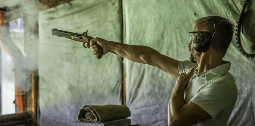 Střelecký závod s historickou pistolí