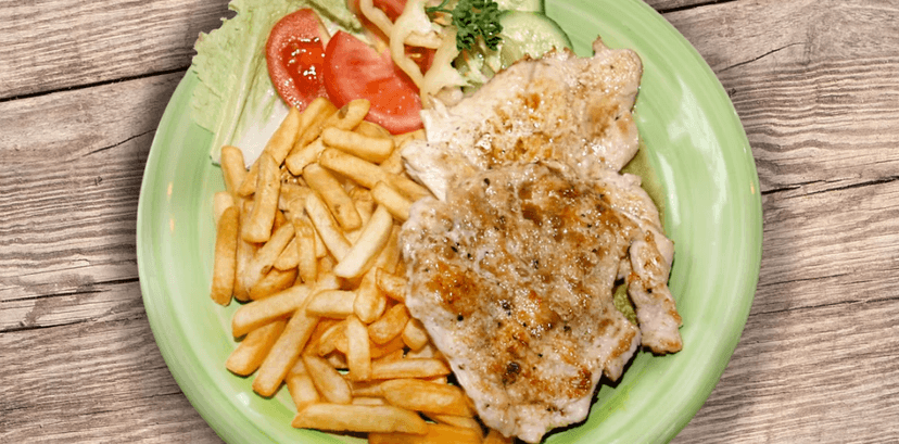 Kuřecí steak, hranolky a tatarka pro 2