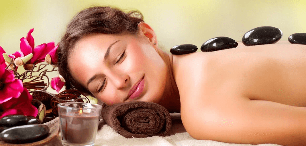50min masáž lávovými kameny