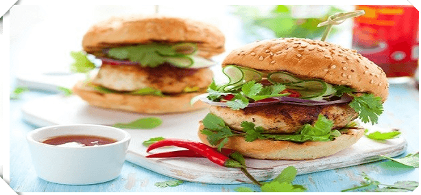 2x kuřecí hamburger s hranolkama + 2 piva 