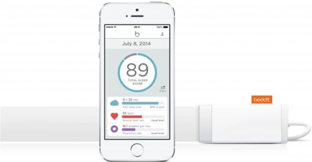 Podrobný monitor spánku a chytrý budík Beddit