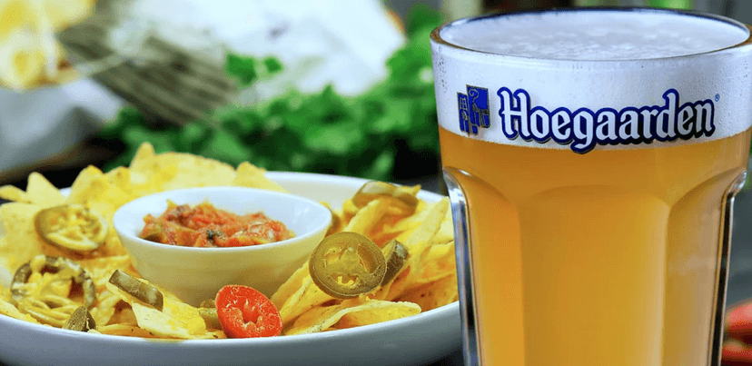 Höegaarden s nachos nebo cibulovými kroužky