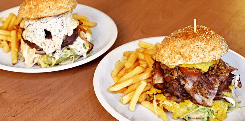 Burger dle výběru ,200 g masa,+hranolky