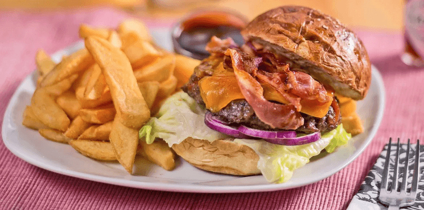 2×burger, hranolky, Coleslaw, polévka a dezert