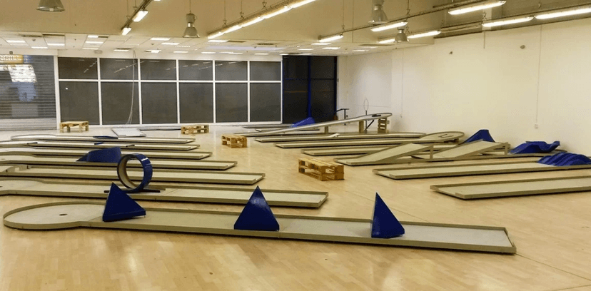 90min Indoor Minigolf