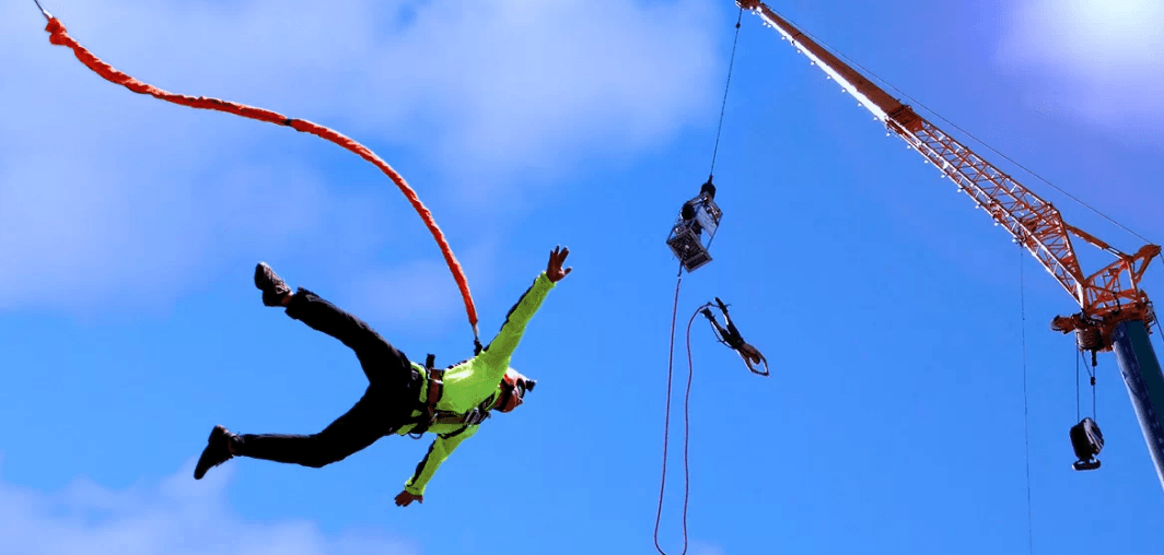 Extrémní bungee jumping