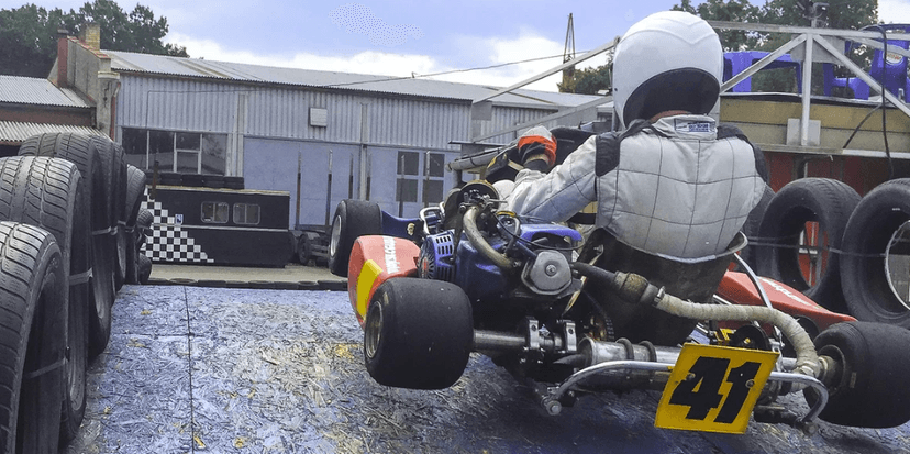 Adrenalinové jízdy v motokáře