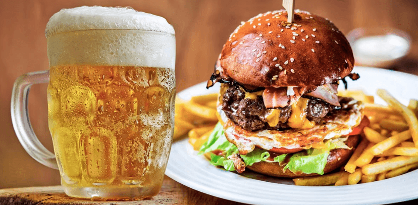Burger dle výběru + hranolky + pivo