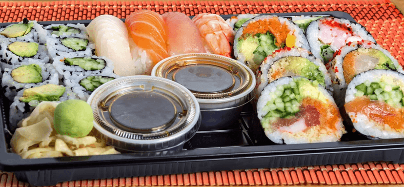32 kusů sushi s sebou
