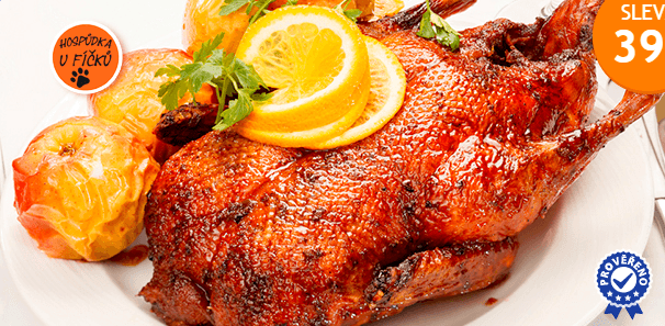 2,2kg pečená kachna s variací knedlíků a zelím