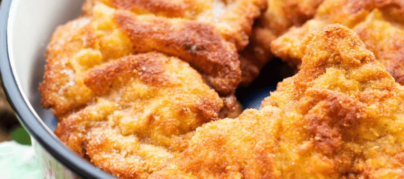 600 g řízků + salát a pečivo