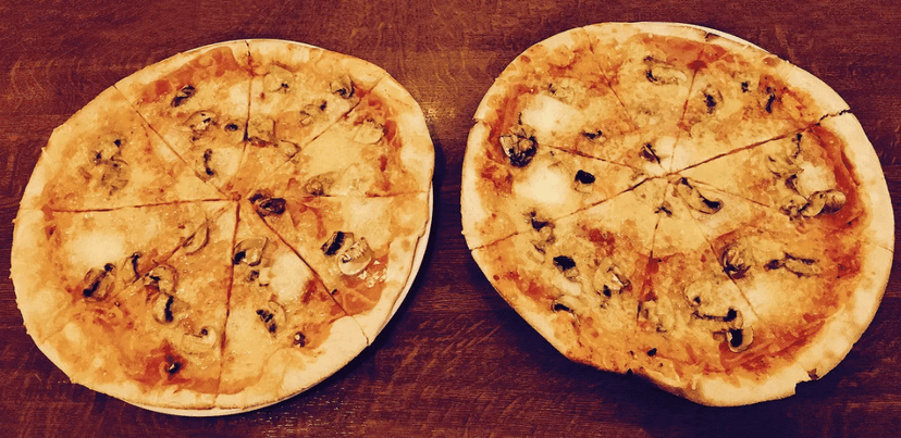 2× 32cm pizza dle výběru