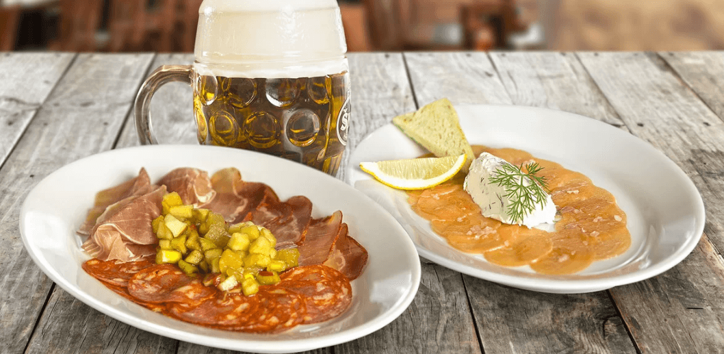 Teplé i studené tapas dle výběru