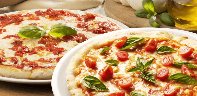 Dvě nazdobené pizzy