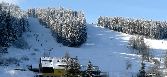 Celodenní skipas do skiareálu KASTE Petříkov 