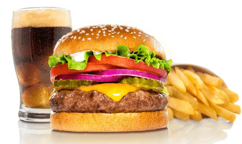 Hovězí burger s hranolky a nápojem
