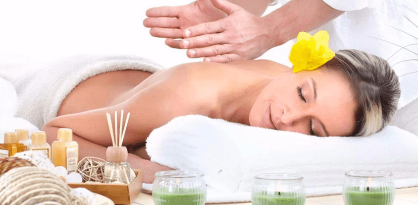 Aromaterapeutická masáž pro ženy se zábalem 