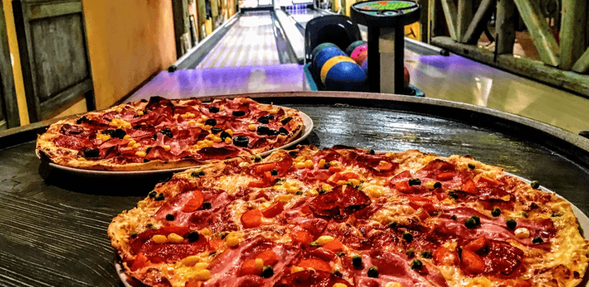 Hodina bowlingu a 2 pizzy dle výběru