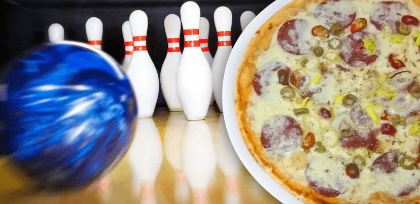 Hodina bowlingu a 2 křupavé pizzy z pece