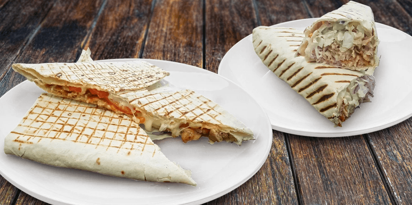 Lahodný kebab v tortille nebo chačupuri 