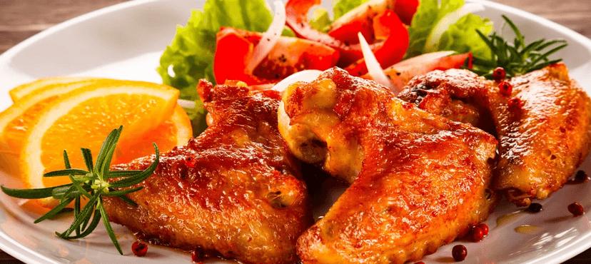 1 kg pečených kuřecích paliček a křidélek 
