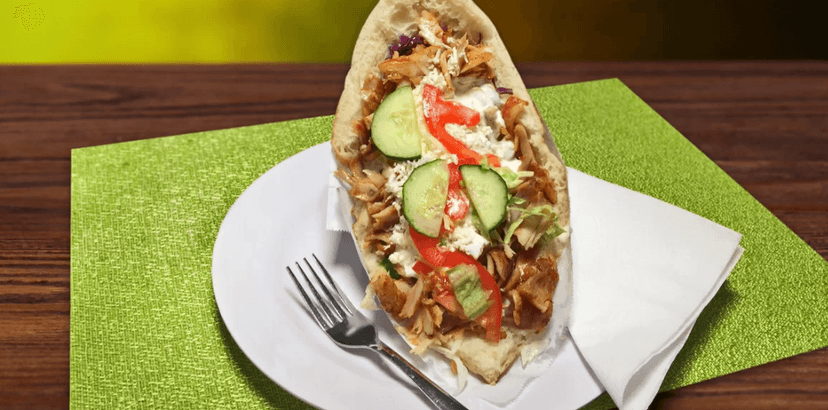 Mega döner s kuřecím masem a k tomu polévka 