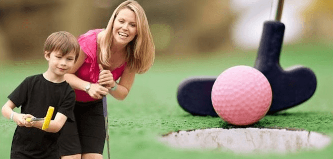 Minigolf pro DVĚ osoby se zapůjčením vybavení
