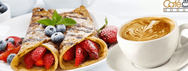 Palačinka s marmeládou a šlehačkou + káva