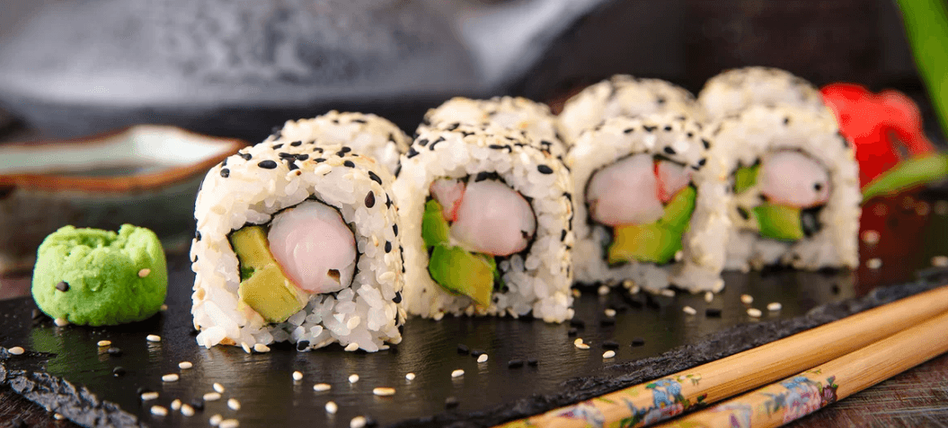 28 kousků čerstvého sushi 