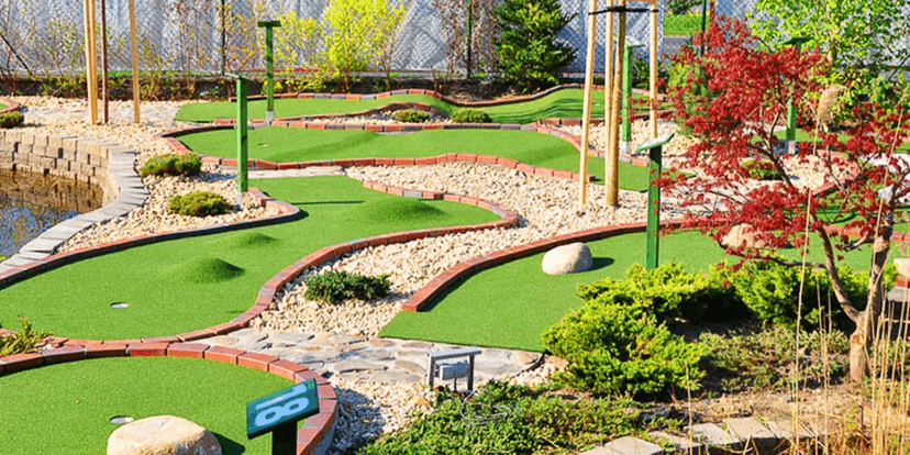 Celodenní hra adventure golfu 