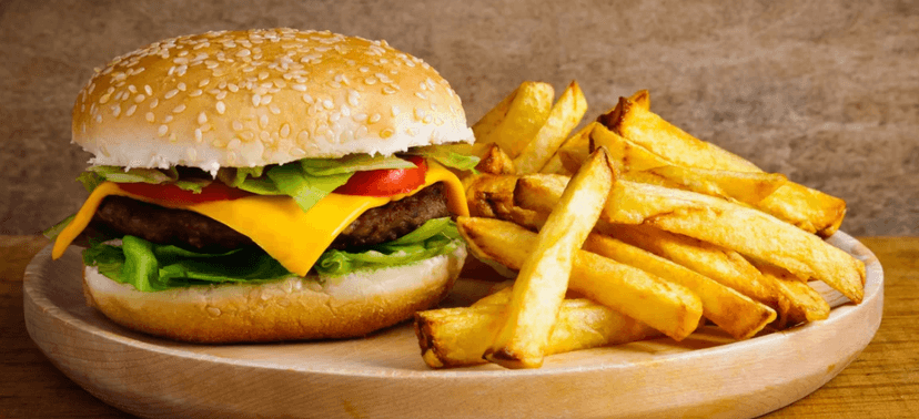 Burger s hovězím a čedarem a porce hranolků 