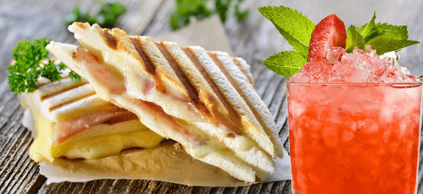 Křupavé panini a domácí limonáda