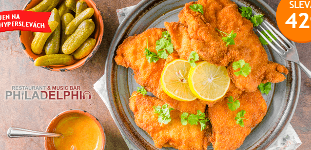 800g vepřových a kuřecích řízků s přílohou 