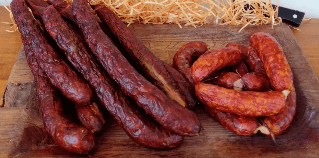 Domácí špekáčky nebo farmářské klobásy