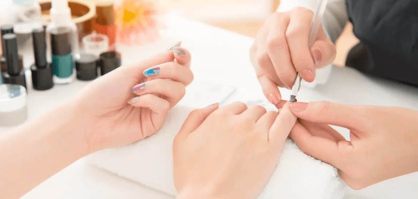 Shellac manikúra: francie či efekt dešťových kapek