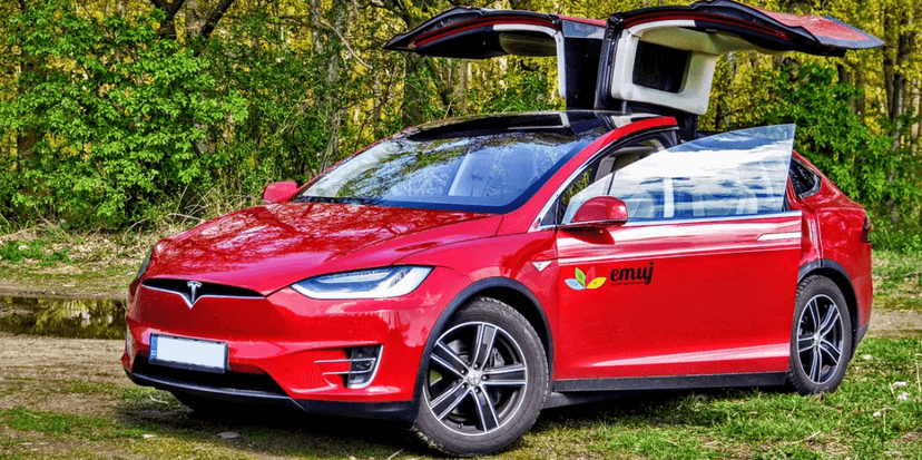Projeďte se elektromobilem Tesla X