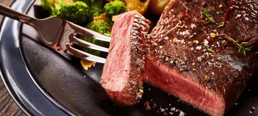 3 druhy steaků, hranolky a dezert pro 2
