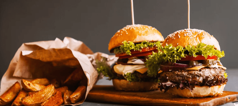 2× hovězí burger + hranolky