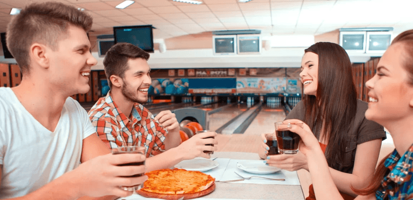 1 hodina bowlingu + 2× pizza 