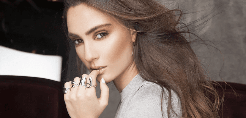 Permanentní make-up obočí v luxusním salonu
