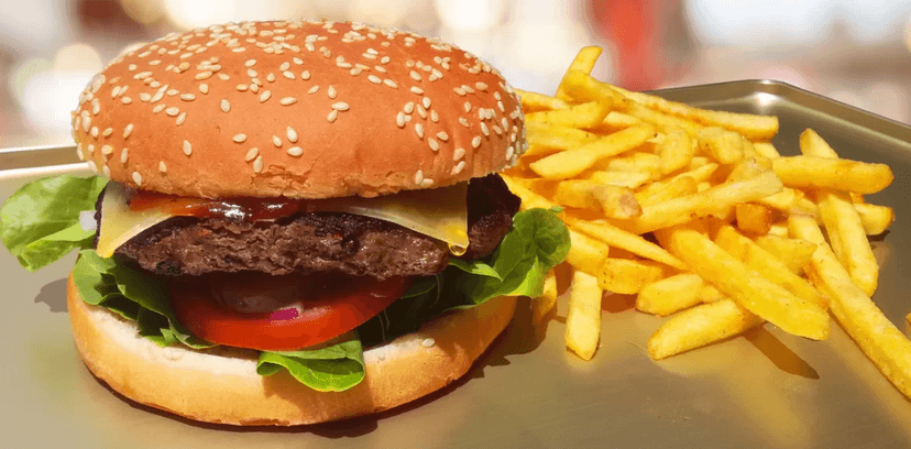 Pořádný burger dle výběru a hranolky