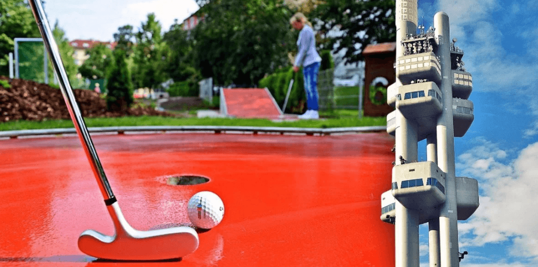 Minigolf a vstup na Žižkovskou věž