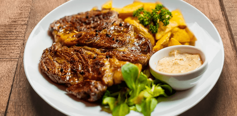 250g steak Rib eye , hranolky, salát